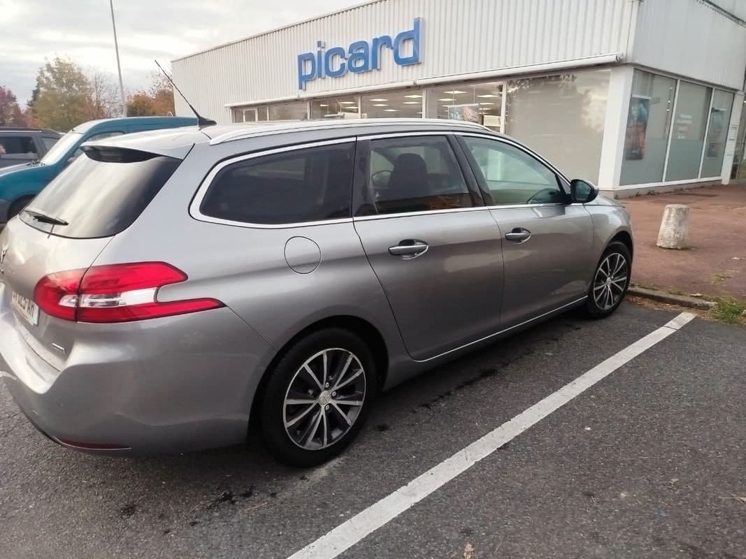 Peugeot 308 SW 1.6 HDi 120ch Allure — photo 1