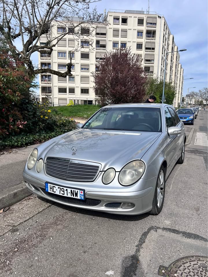 Mercedes-Benz Classe E 2004 — photo 1